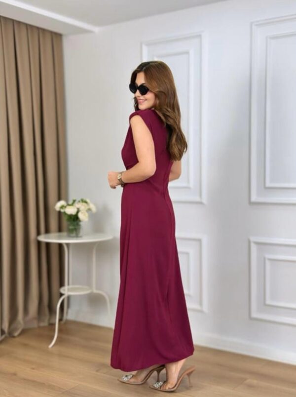 Robe avec broche – Image 7