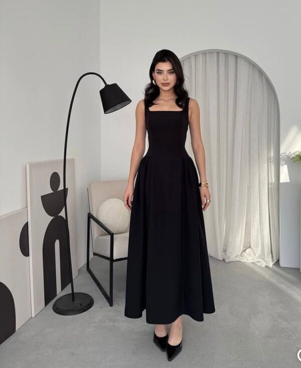 Robe noire à bretelles – Image 5