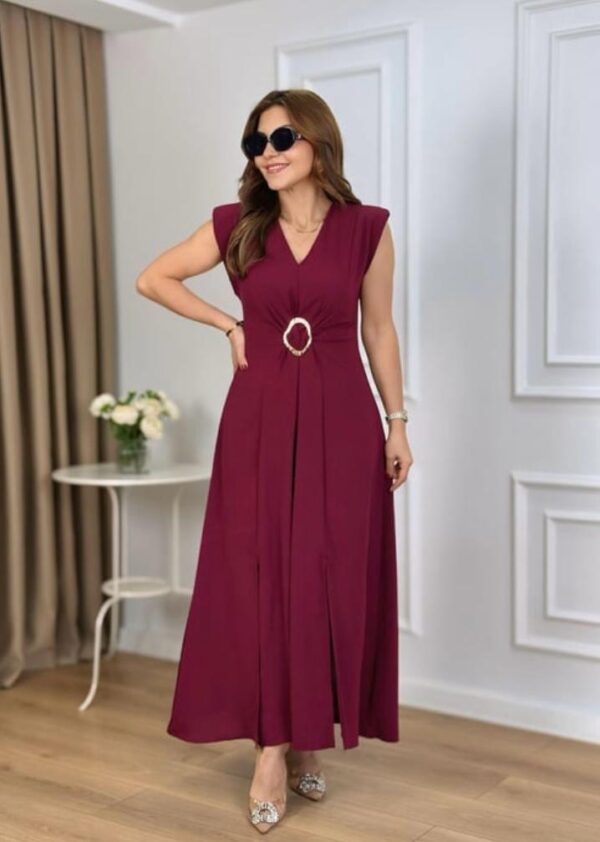 Robe avec broche – Image 3