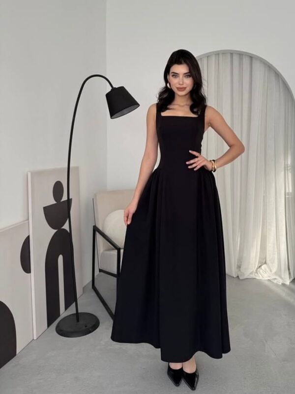 Robe noire à bretelles – Image 2