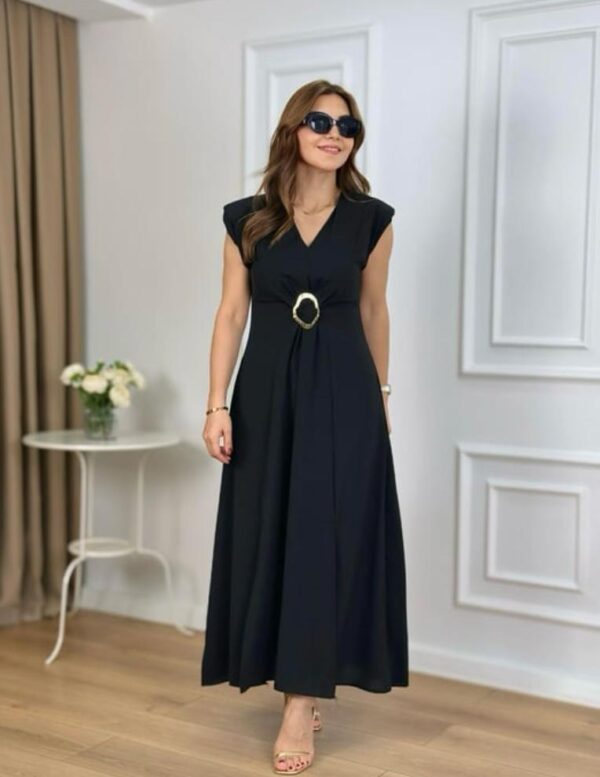 Robe avec broche – Image 2